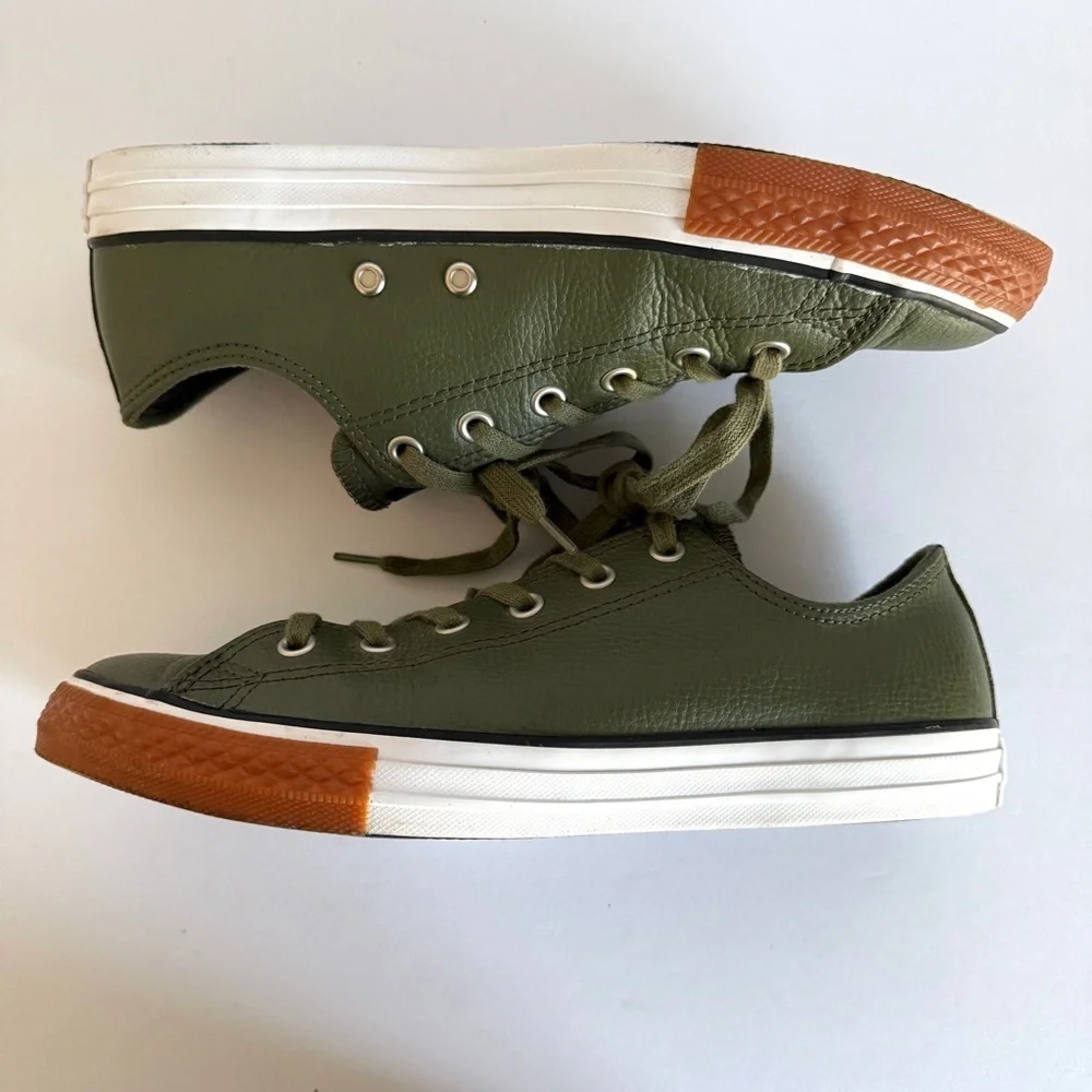 Converse step out